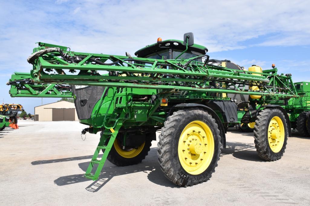 2017 John Deere R4045 self-propelled sprayer