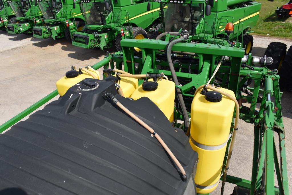 2017 John Deere R4045 self-propelled sprayer