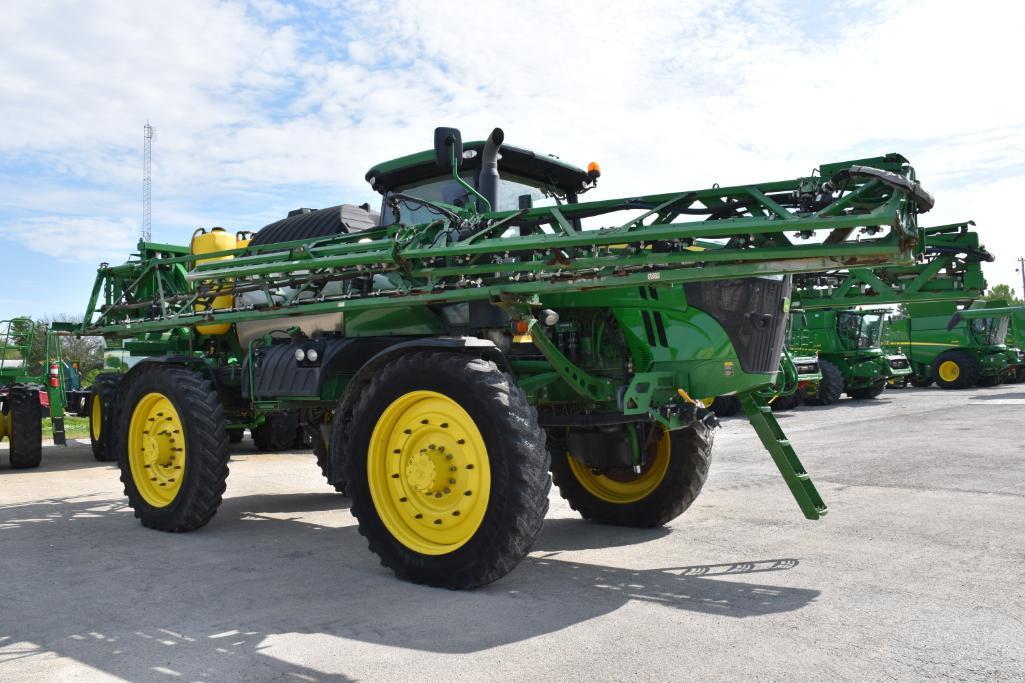 2017 John Deere R4045 self-propelled sprayer