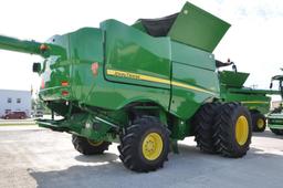 2017 John Deere S680 2wd combine