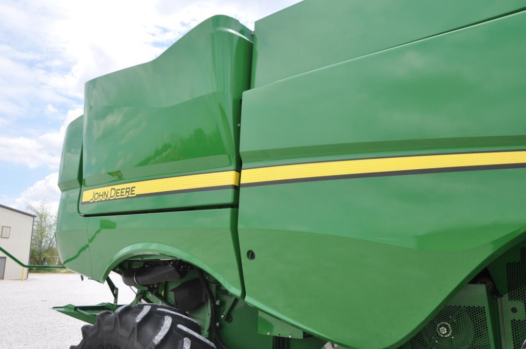 2014 John Deere S670 2wd combine