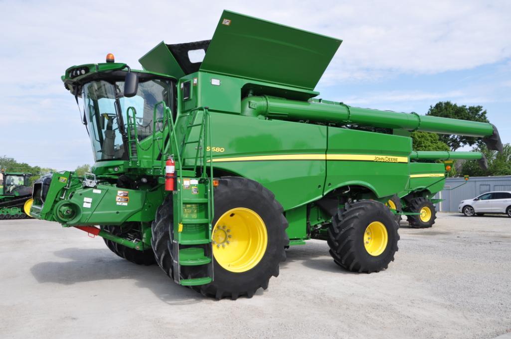 2017 John Deere S680 4wd combine