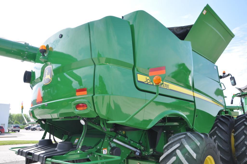 2017 John Deere S680 4wd combine