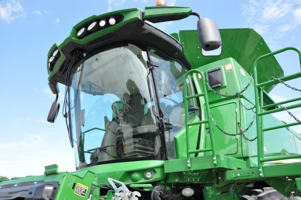 2017 John Deere S680 4wd combine