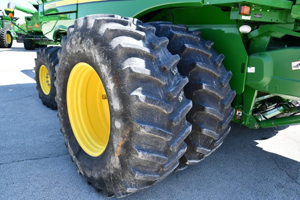 2017 John Deere S680 2wd combine