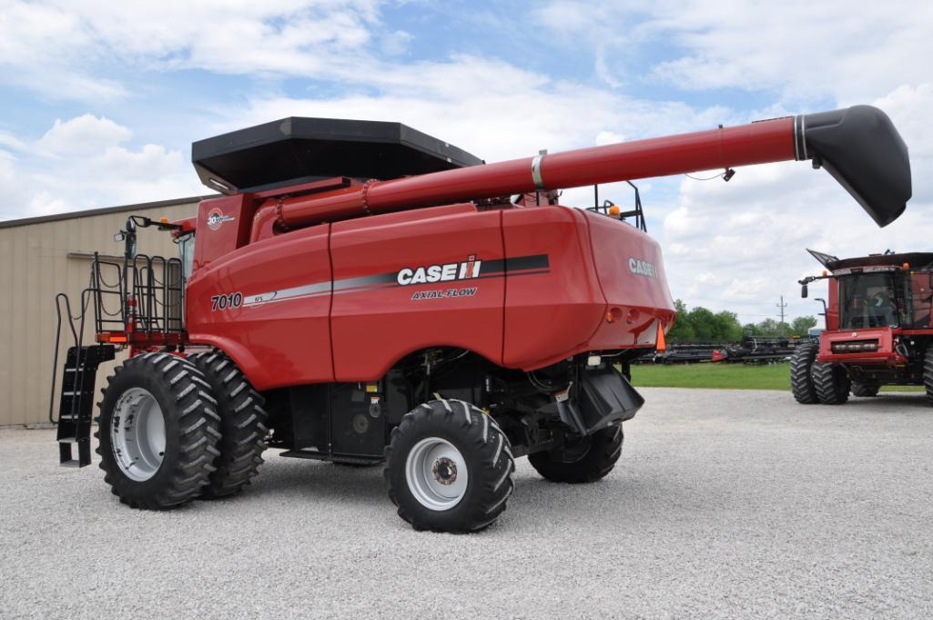 2007 Case-IH 7010 4wd combine