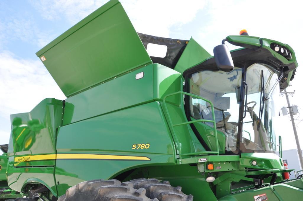 2018 John Deere S780 2wd combine