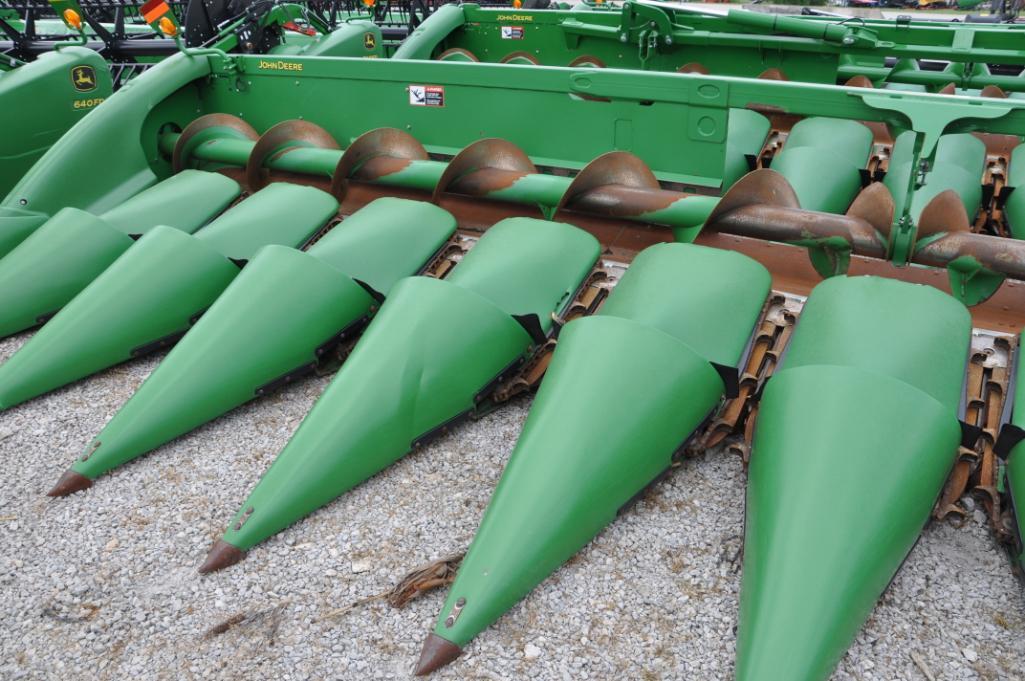 2013 John Deere 612C 12 row 30" corn head