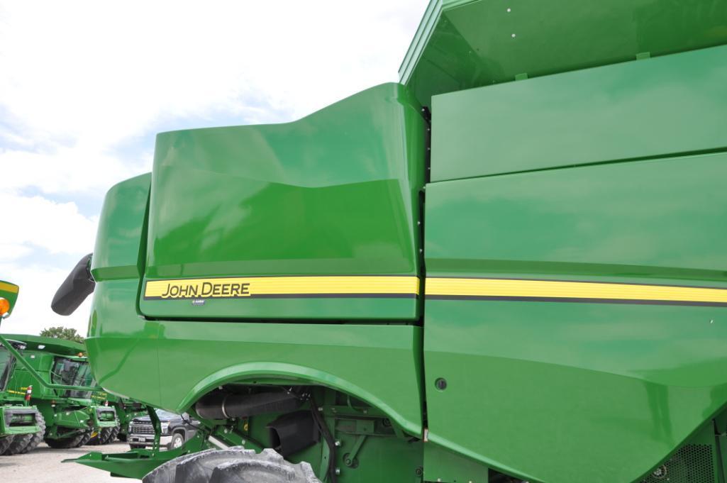 2015 John Deere S670 4wd combine