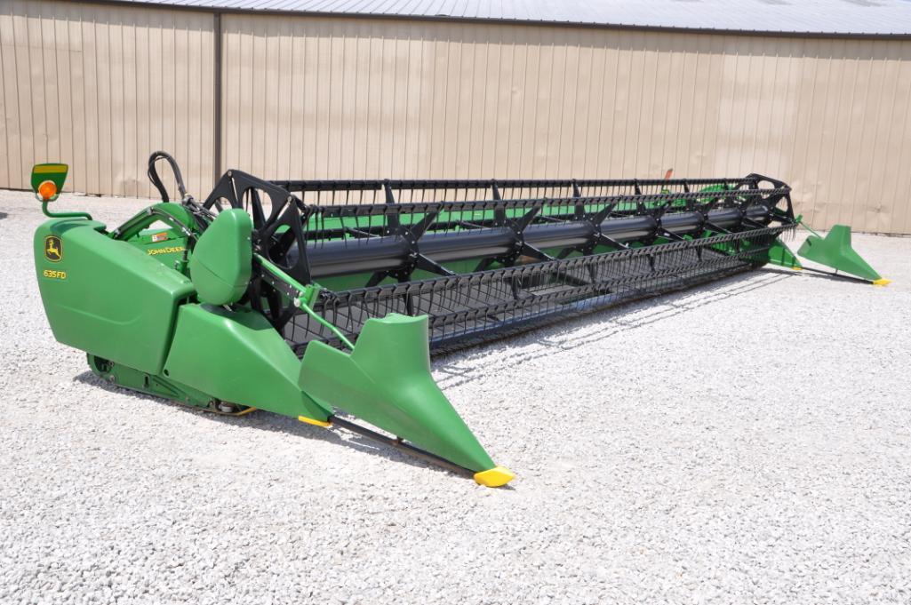 2012 John Deere 635FD 35' HydraFlex draper head