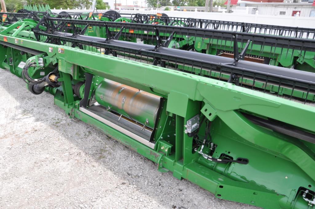 2012 John Deere 635FD 35' HydraFlex draper head