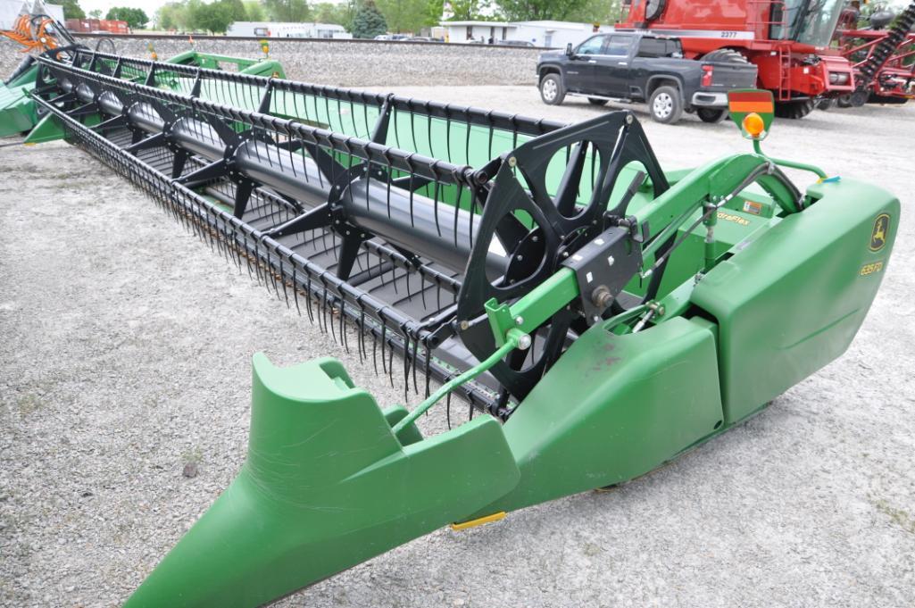 2012 John Deere 635FD 35' HydraFlex draper head