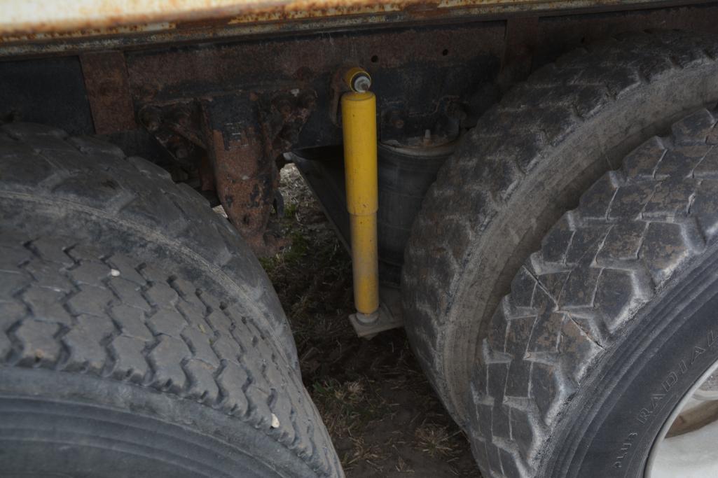 2000 Sterling tandem axle silage truck