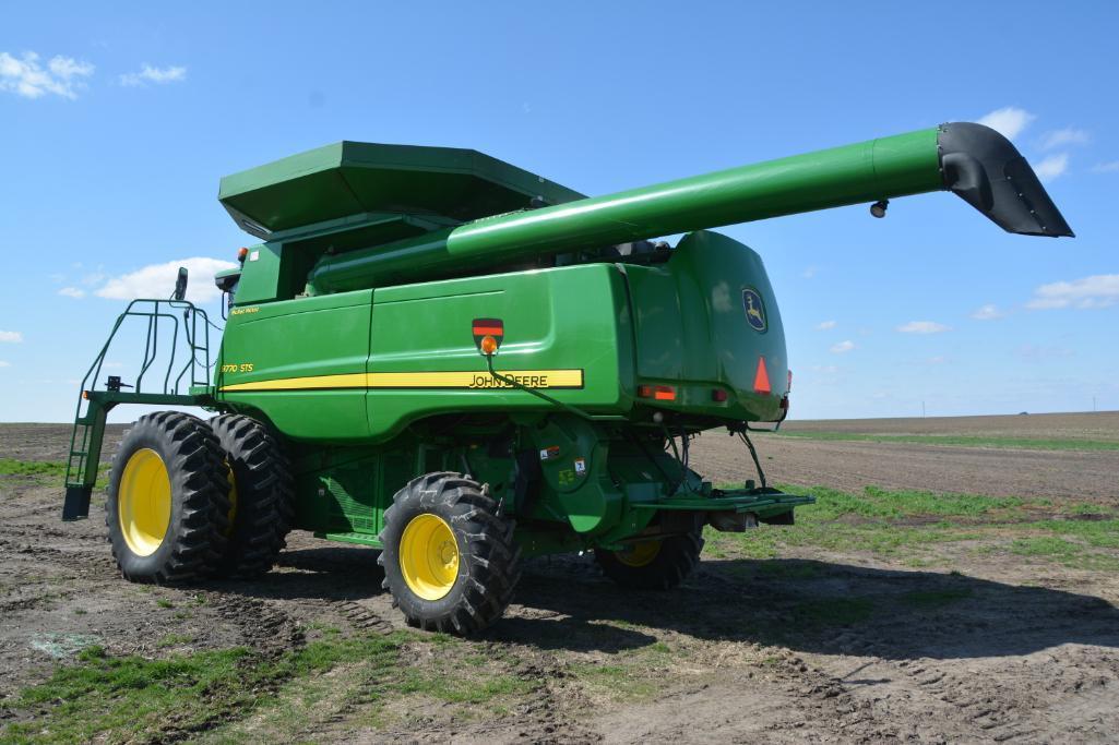 2010 John Deere 9770 STS 2wd combine