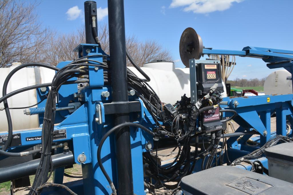 Kinze 3600 Twin Line 16 row 30" planter