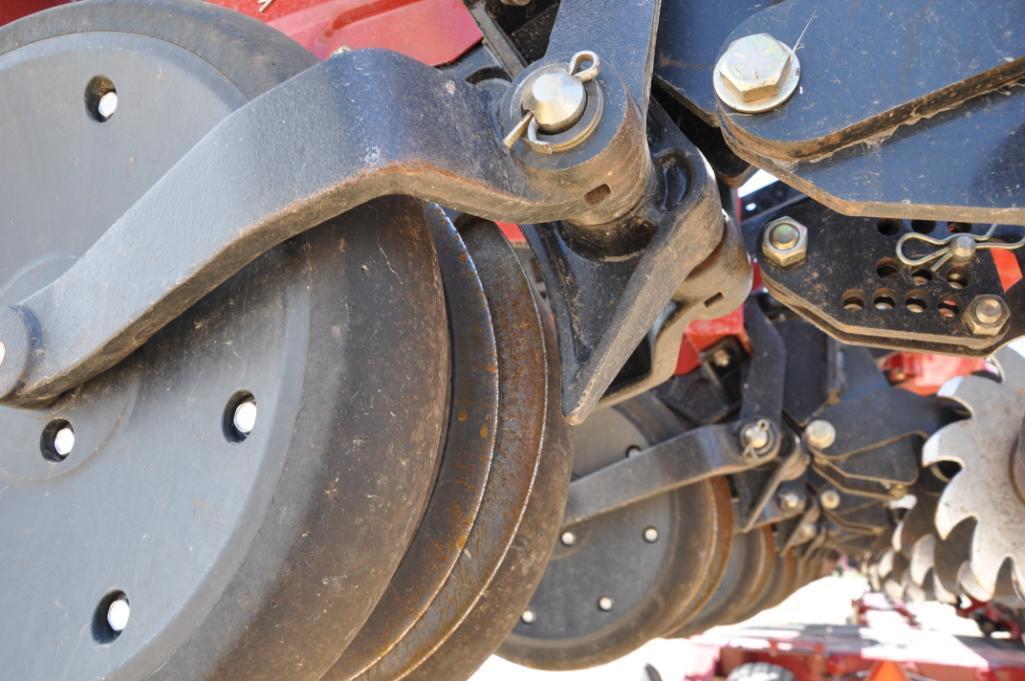 2014 Case-IH 1245 16 row 30" planter