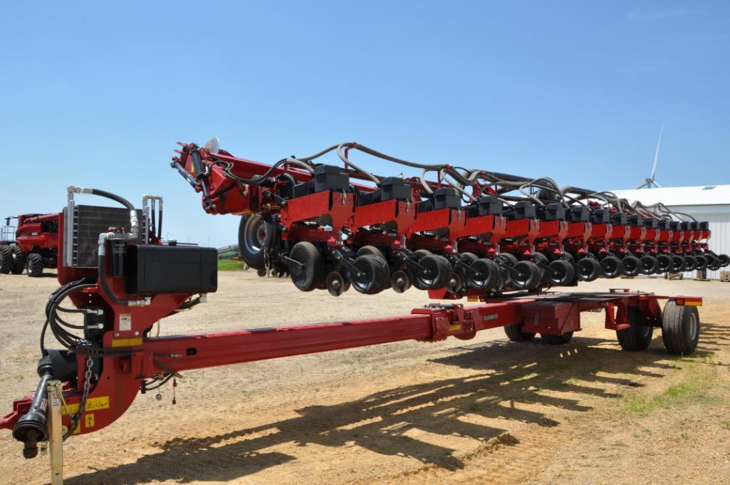 2014 Case-IH 1245 16 row 30" planter