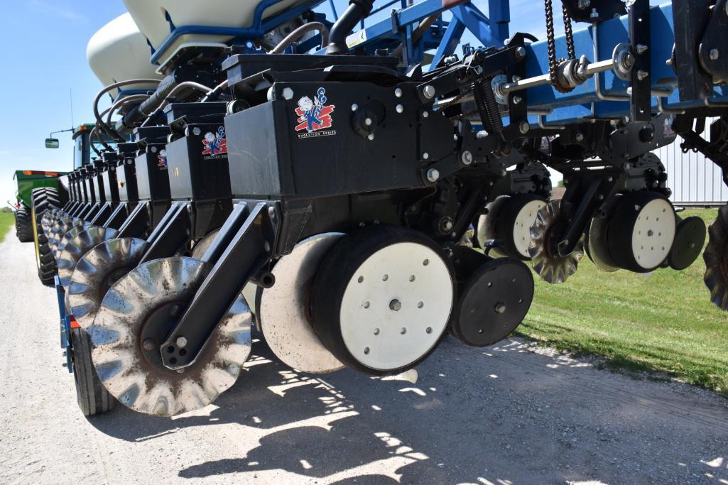 2012 Kinze 3600 12/23 planter