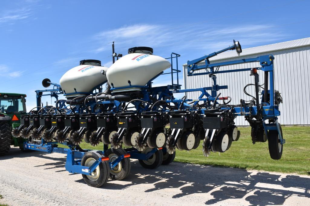 2012 Kinze 3600 12/23 planter