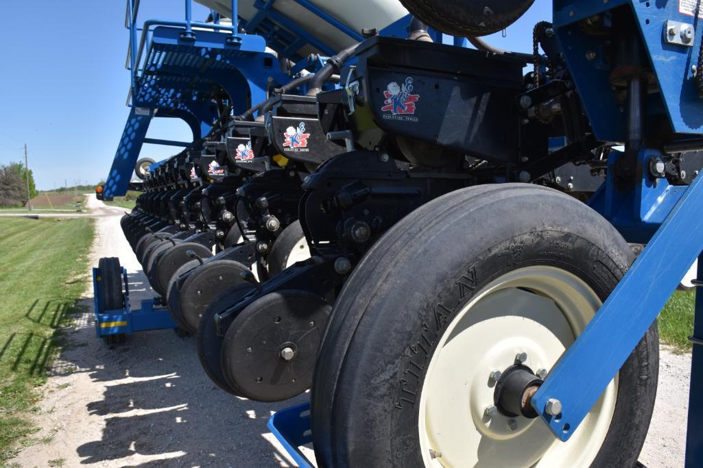 2012 Kinze 3600 12/23 planter