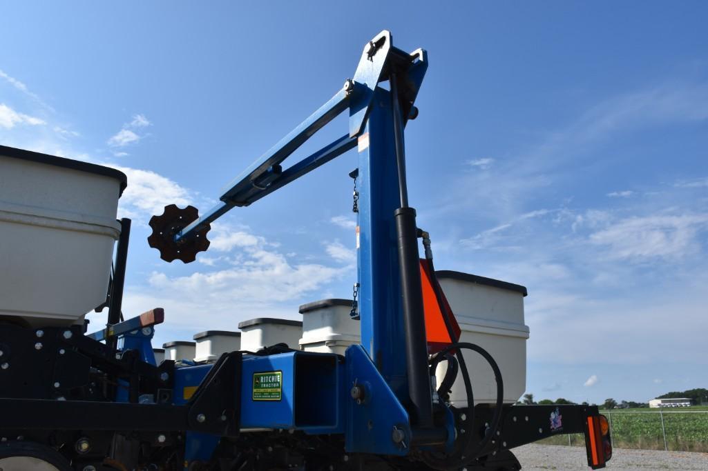 2013 Kinze 3500 8/15 planter