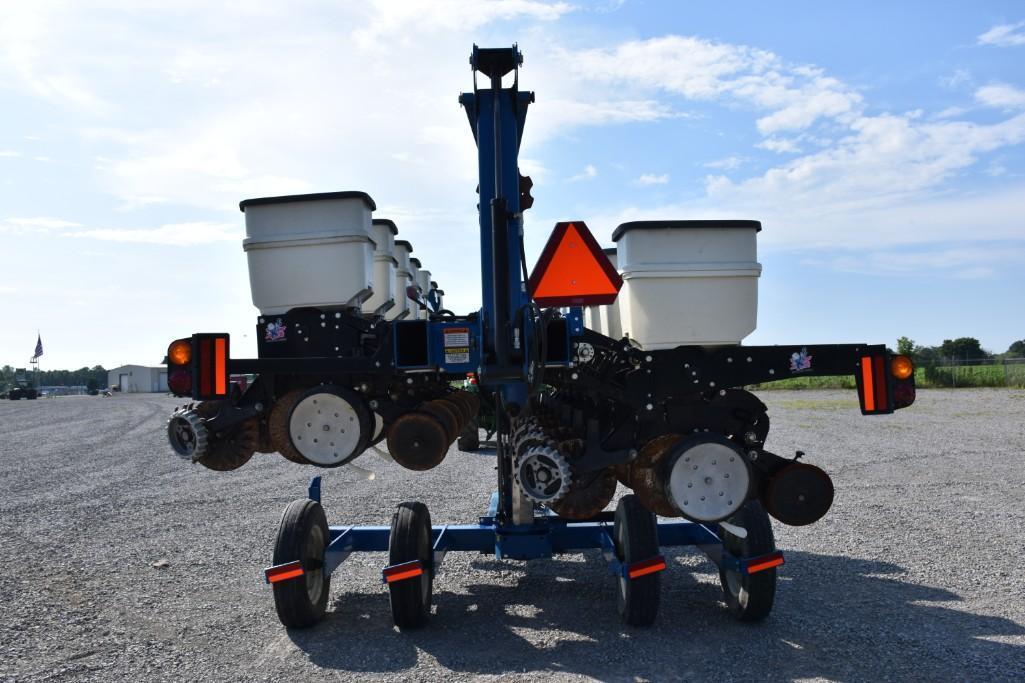 2013 Kinze 3500 8/15 planter