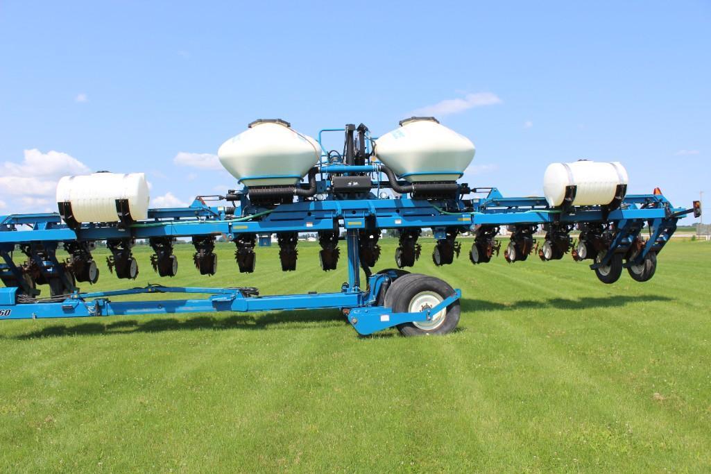 2010 Kinze 3660 ASD 16 row 30" planter