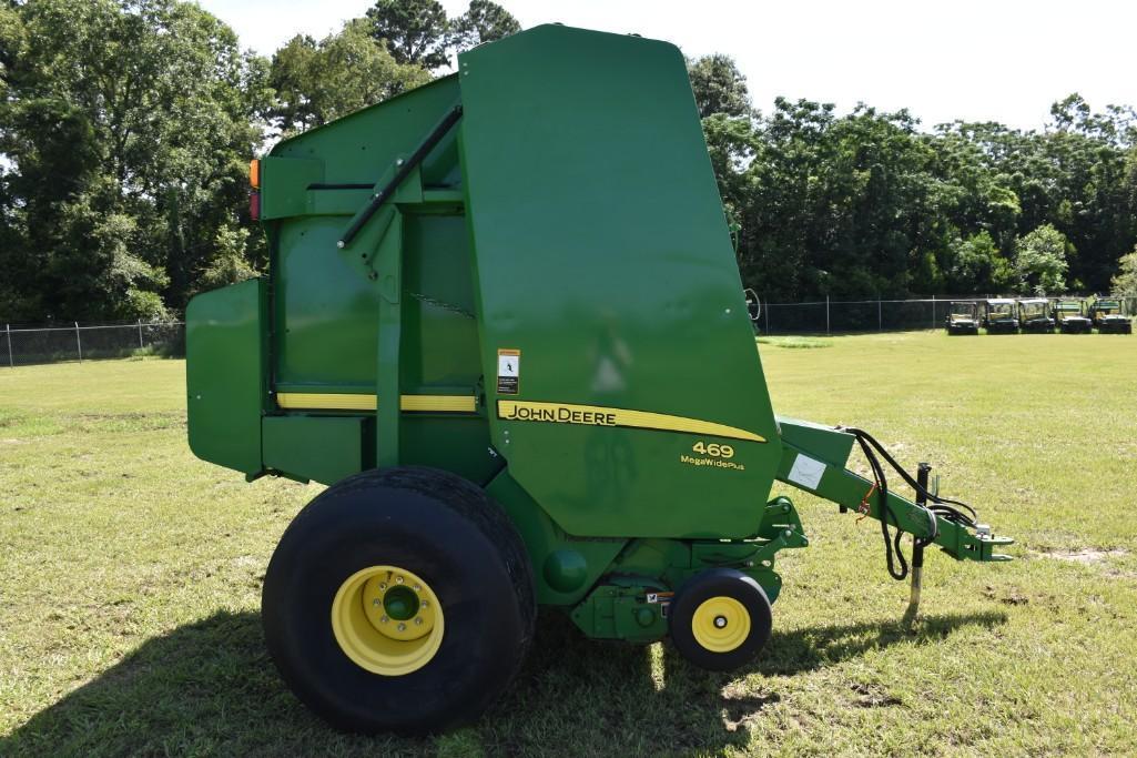 2013 John Deere 469 round baler