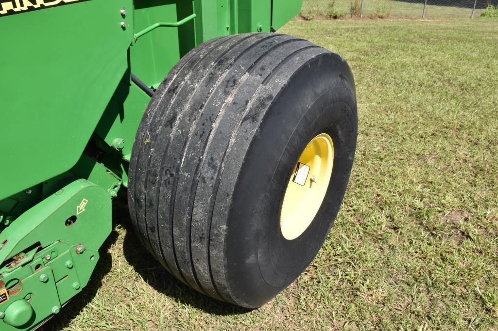 2013 John Deere 469 round baler