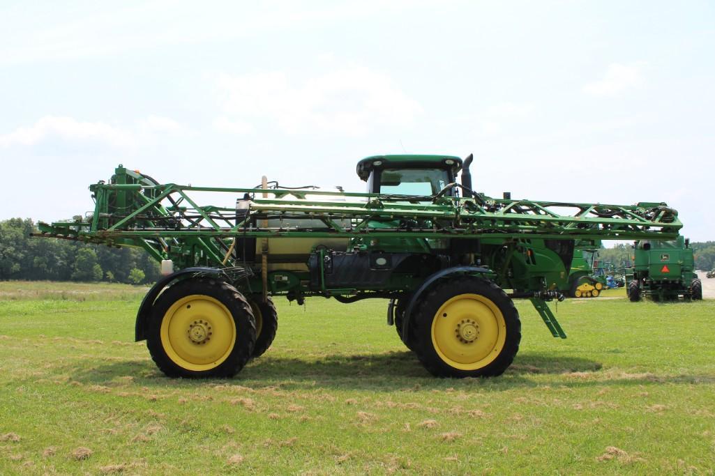 2016 John Deere R4038 self-propelled sprayer