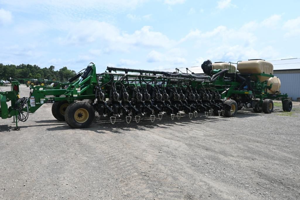 2019 Great Plains YP2425 36 row 20" planter