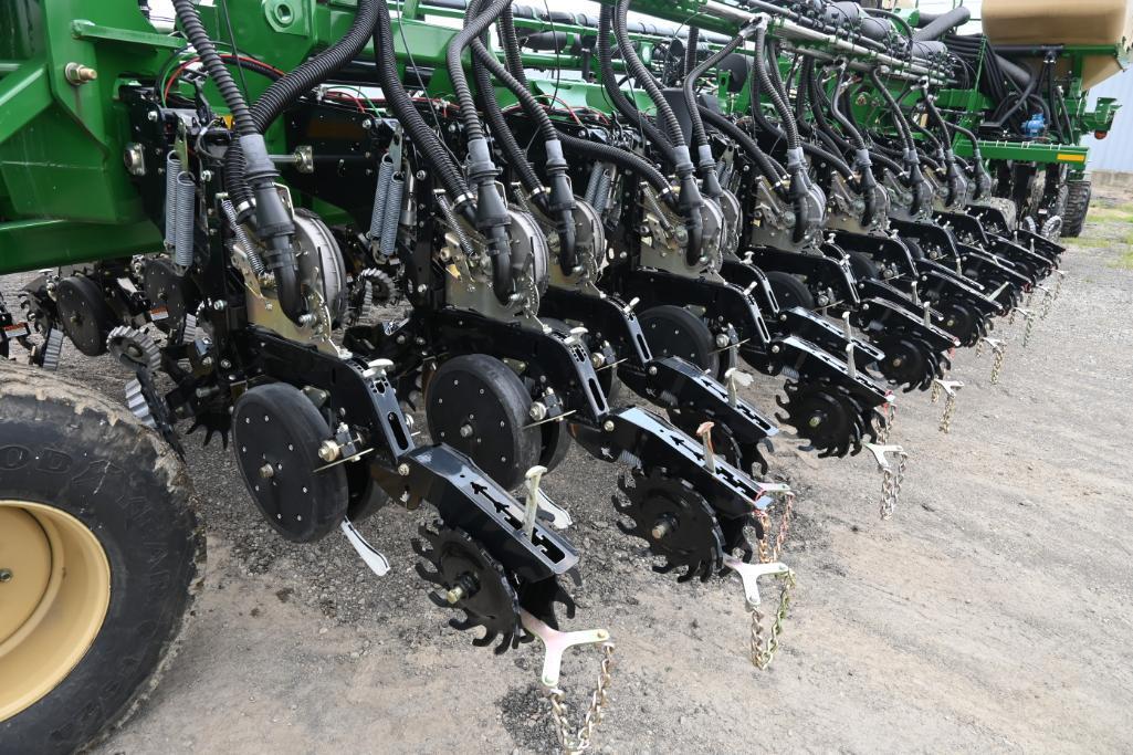 2019 Great Plains YP2425 36 row 20" planter