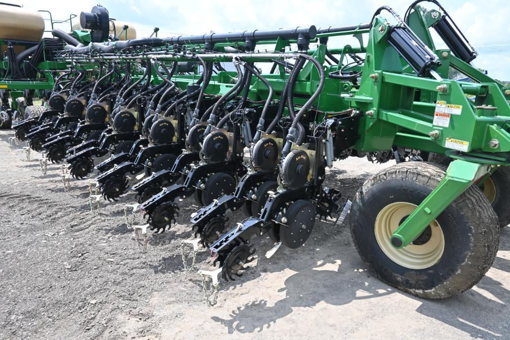 2019 Great Plains YP2425 36 row 20" planter