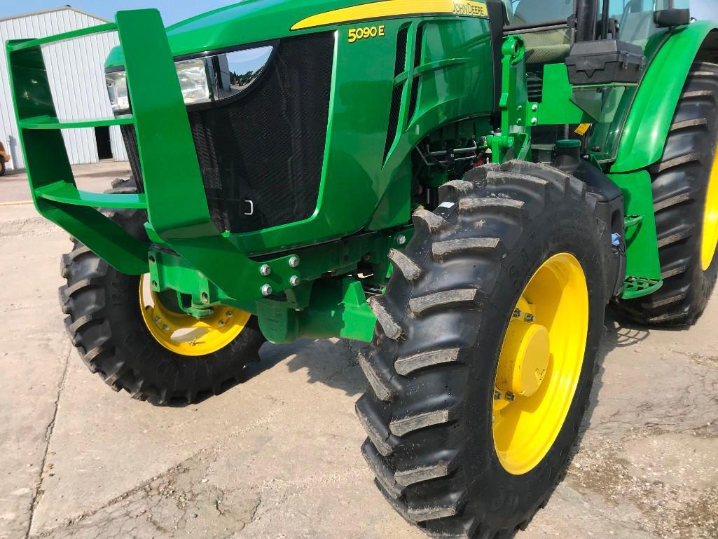 2019 John Deere 5090E MFWD tractor