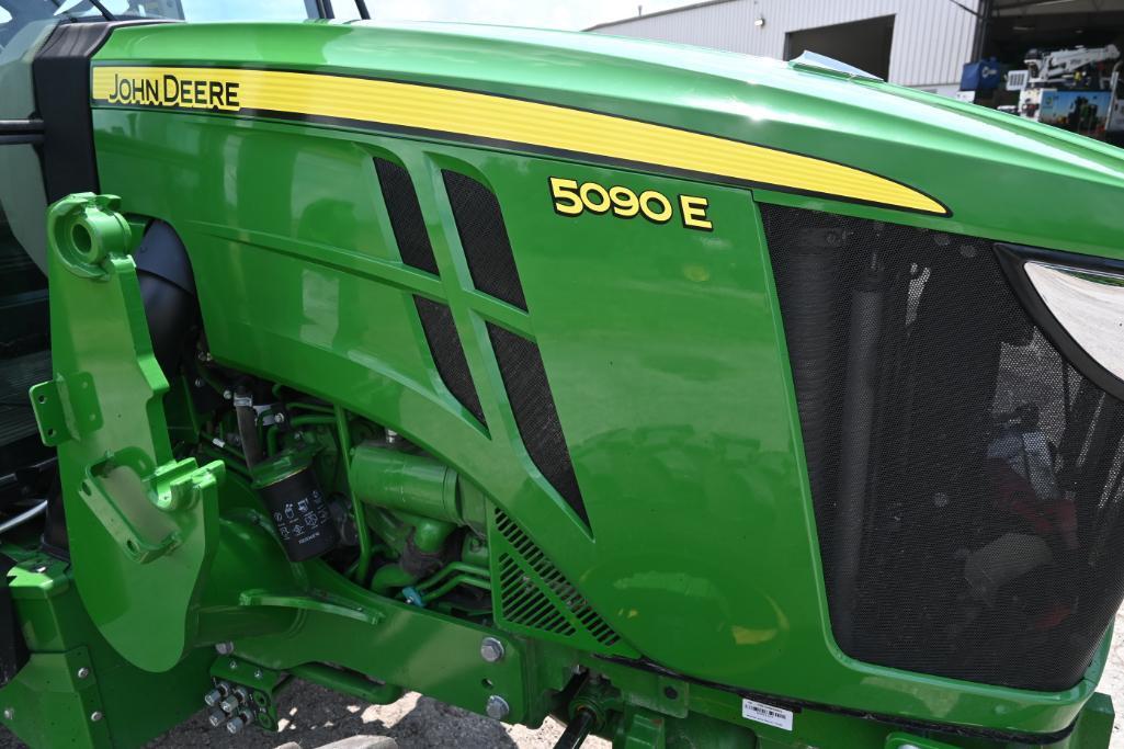 2019 John Deere 5090E MFWD tractor