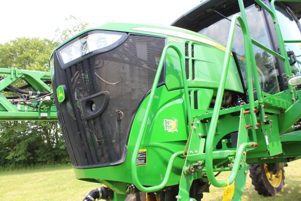 2016 John Deere R4038 self-propelled sprayer