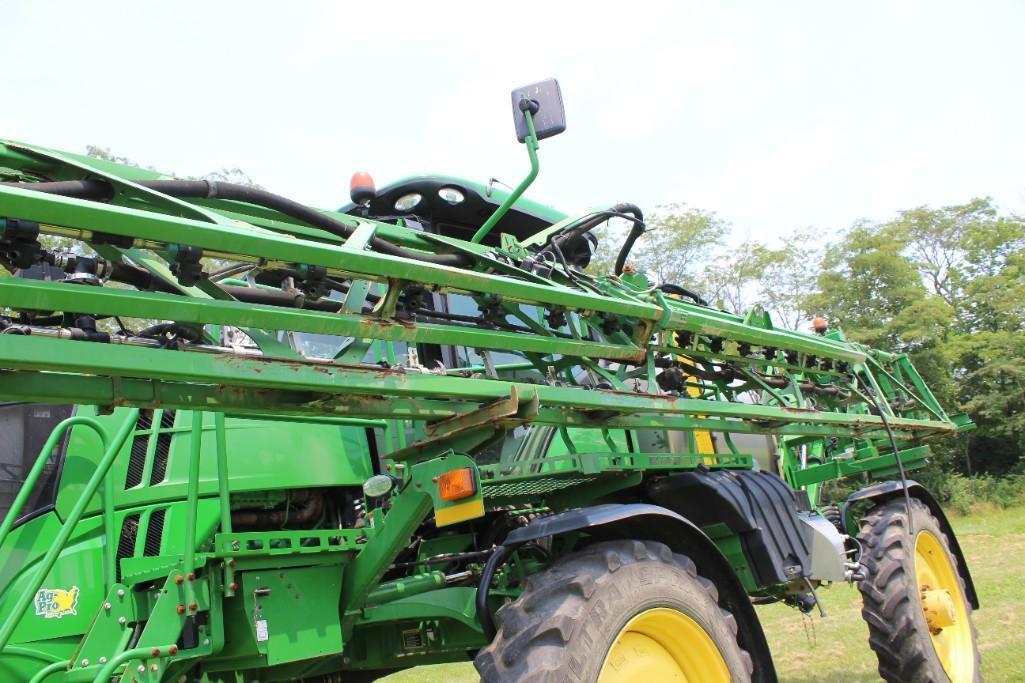 2016 John Deere R4038 self-propelled sprayer