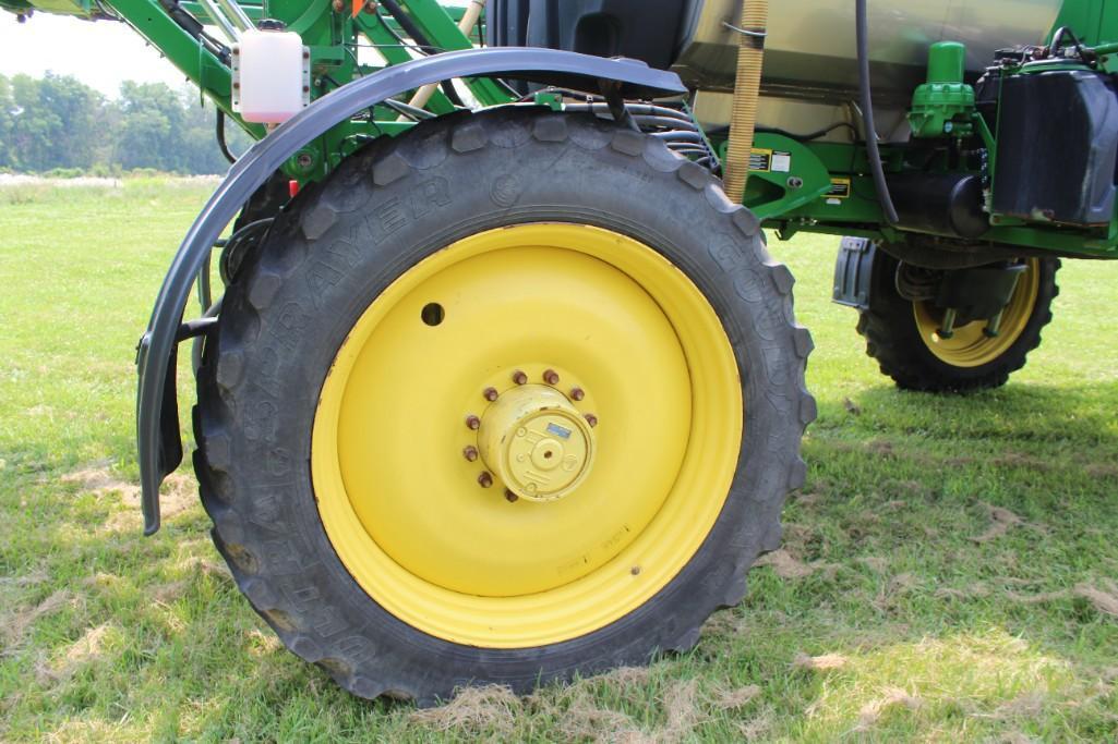 2016 John Deere R4038 self-propelled sprayer