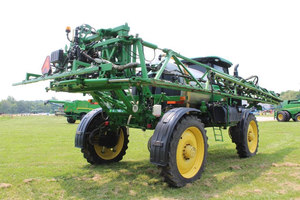 2016 John Deere R4038 self-propelled sprayer