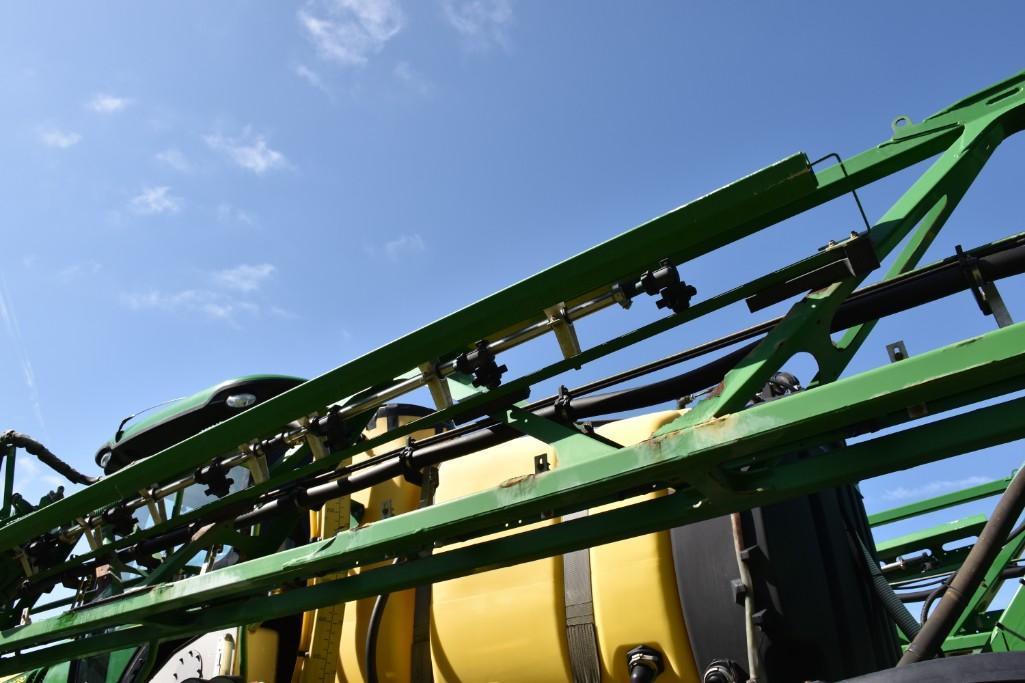 2018 John Deere R4030 self-propelled sprayer