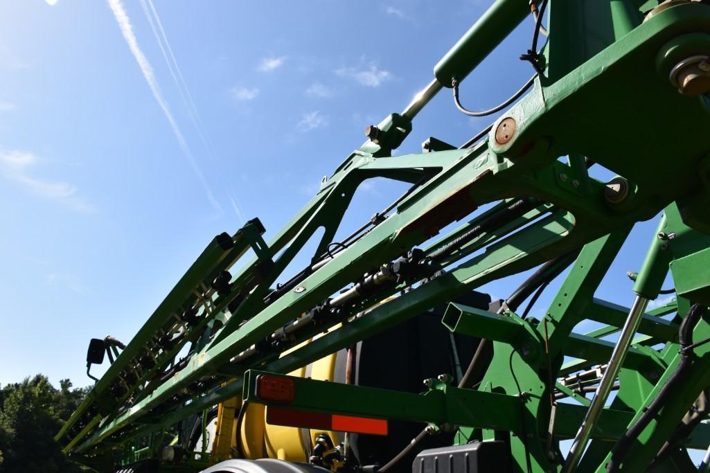 2018 John Deere R4030 self-propelled sprayer