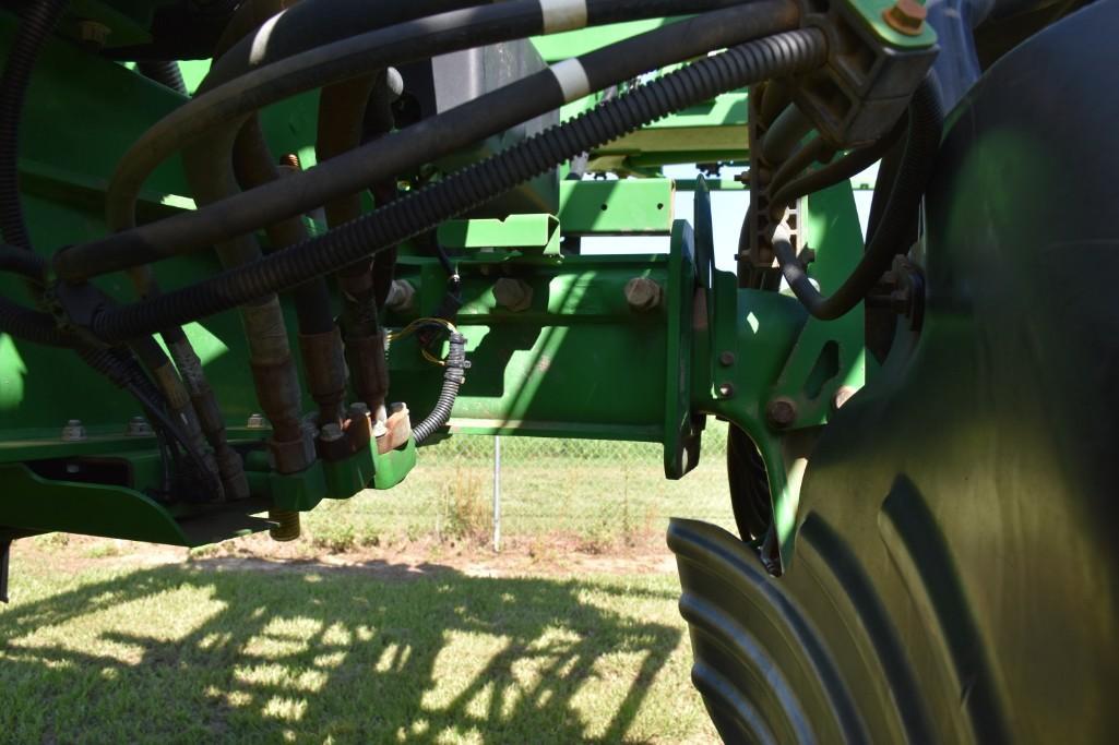 2018 John Deere R4030 self-propelled sprayer