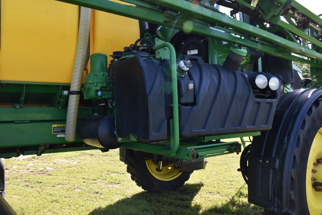 2018 John Deere R4030 self-propelled sprayer