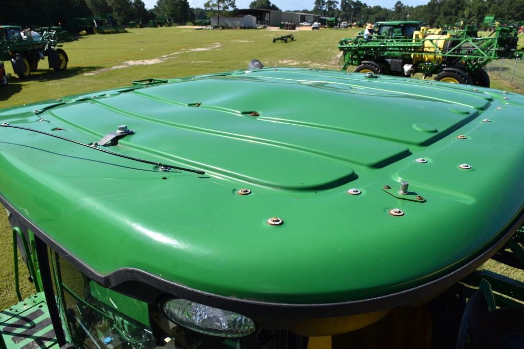 2018 John Deere R4030 self-propelled sprayer