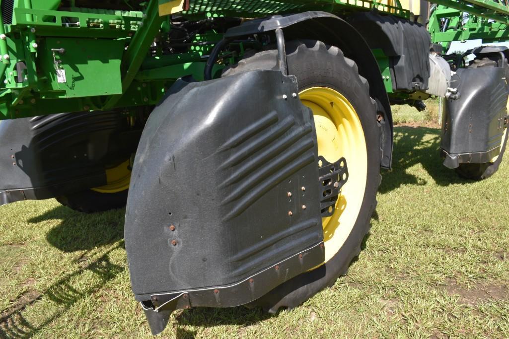 2018 John Deere R4030 self-propelled sprayer