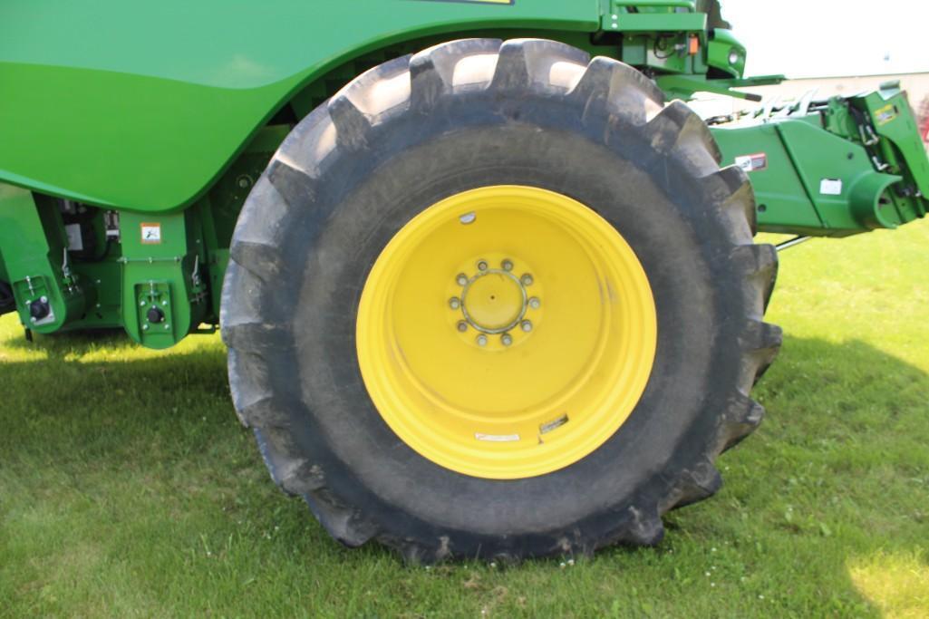 2017 John Deere S680 4wd combine