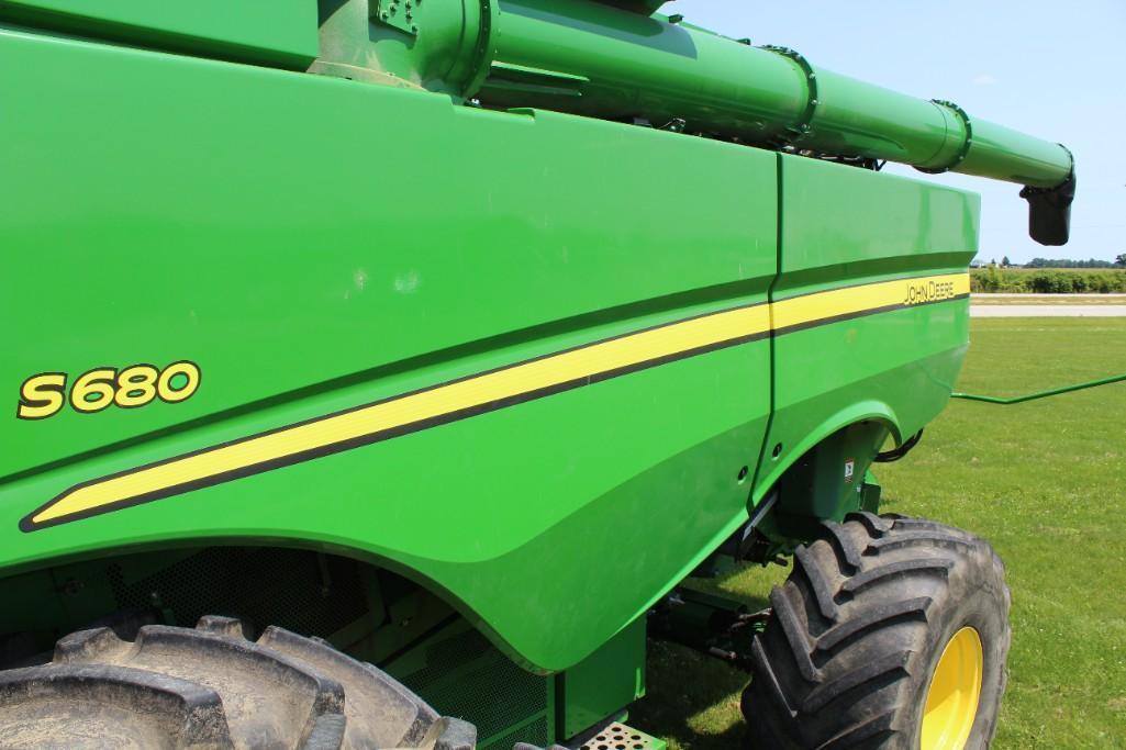 2017 John Deere S680 4wd combine