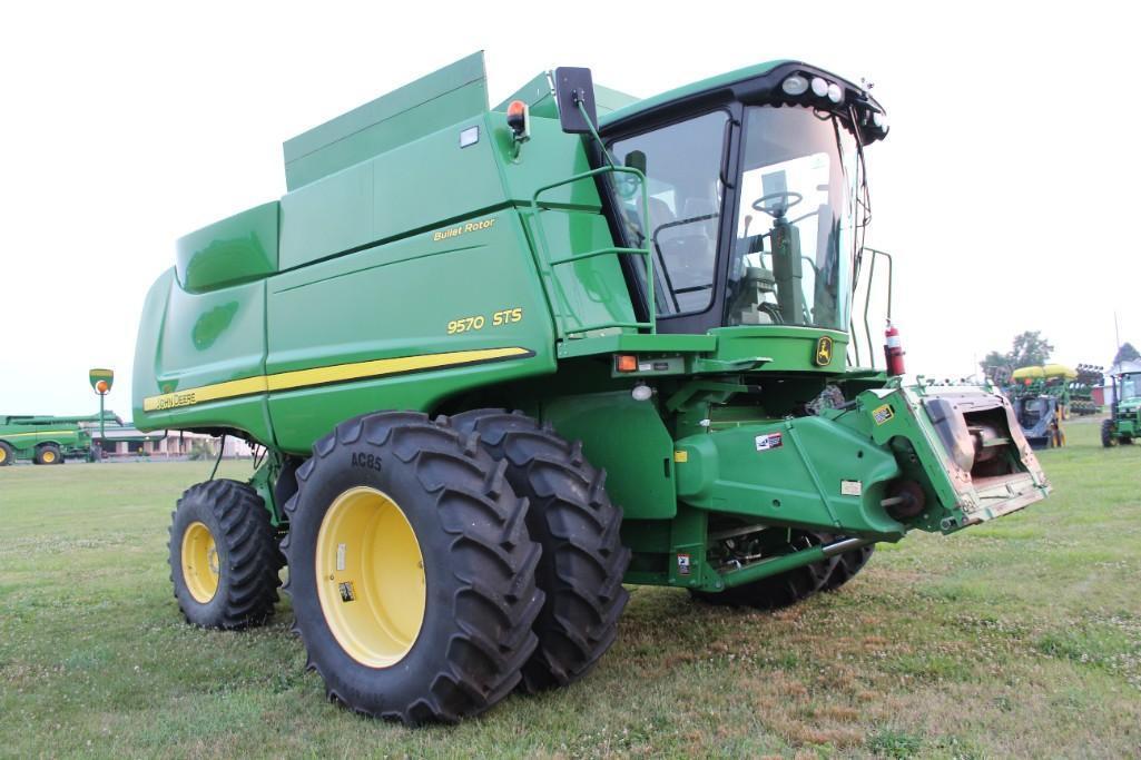 2011 John Deere 9570 STS 2wd combine