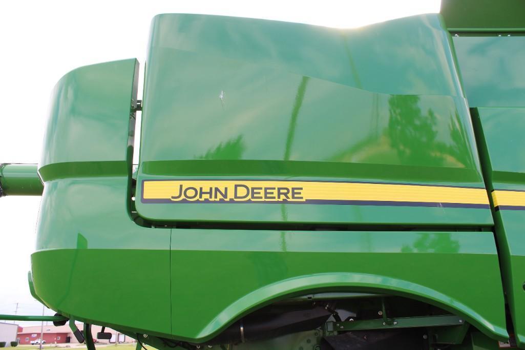 2019 John Deere S760 2wd combine