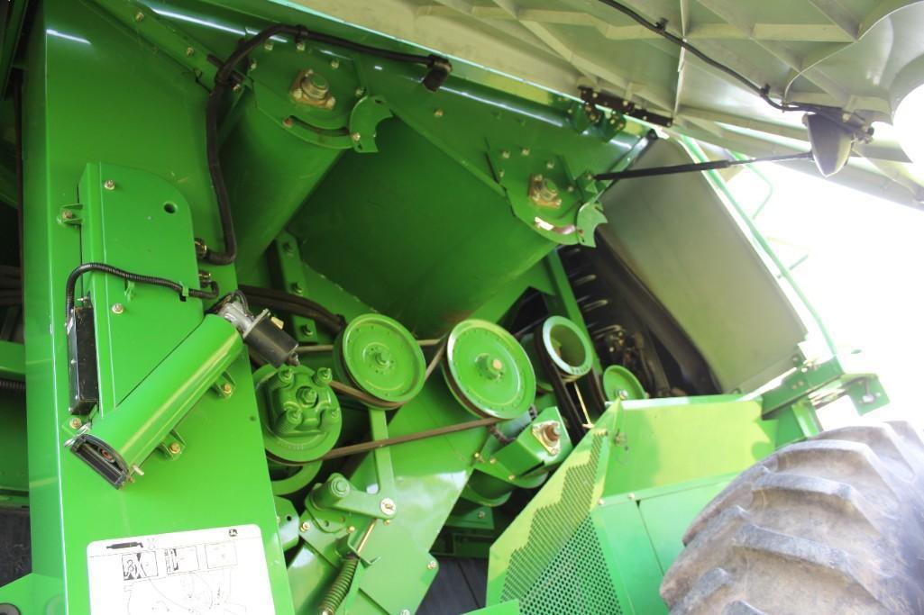 2014 John Deere S670 4wd combine